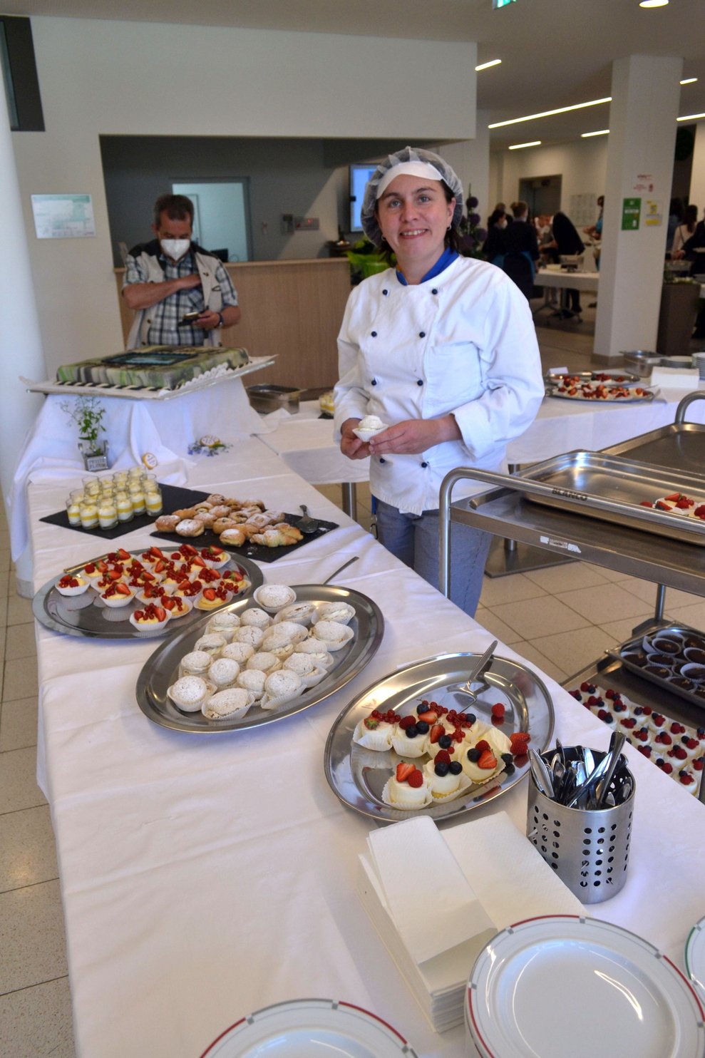 MA beim Buffet