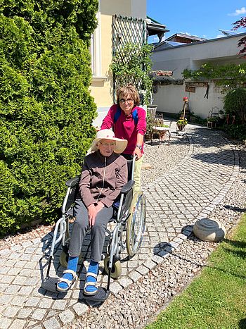 Keramik im Garten Ausflug 2025