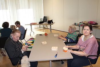 Pfotenfreunde (Kreatives Werken für Hunde mit Menschen im PBZ Hainfeld)