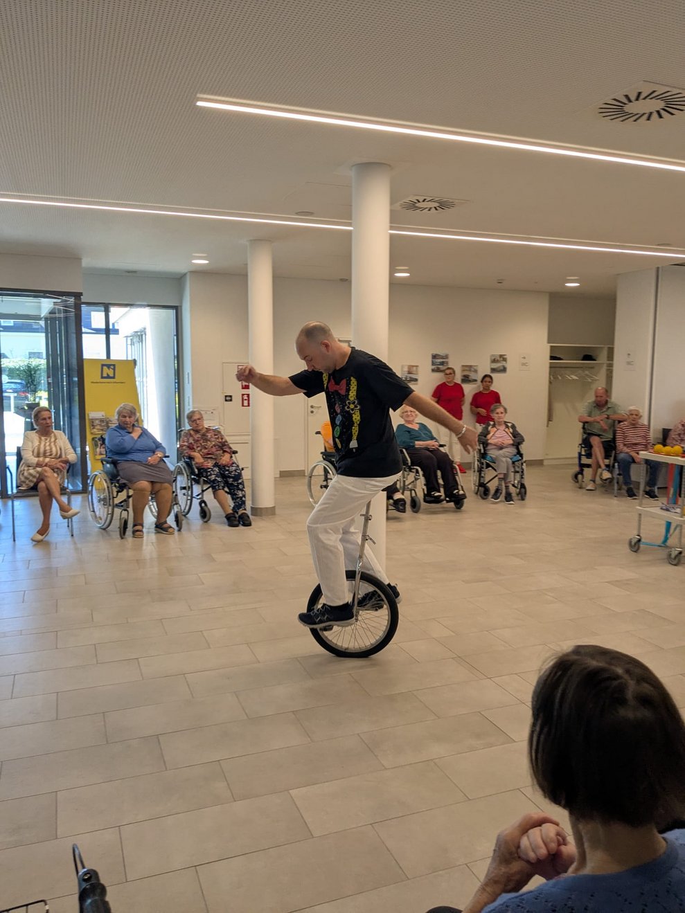 Zirkus Show & Tanzpaare 2025