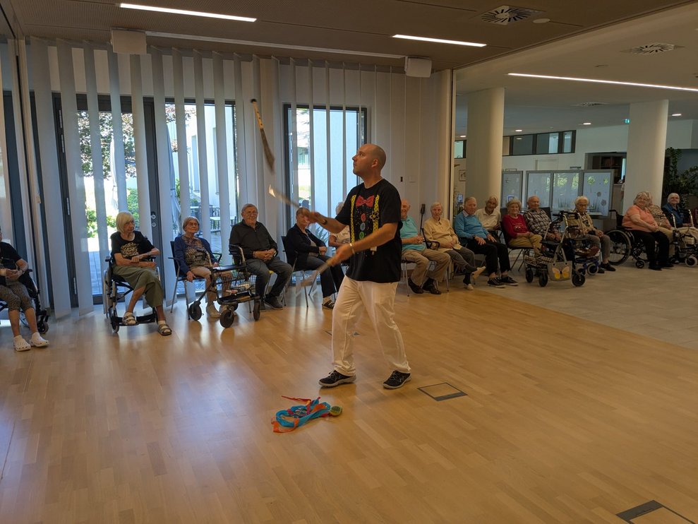 Zirkus Show & Tanzpaare 2025