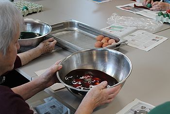Eier färben 2025