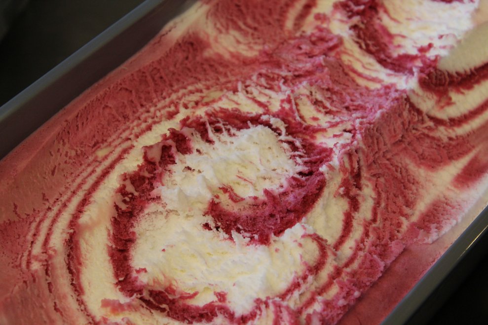 Eis essen im Cafeteria Garten 2025